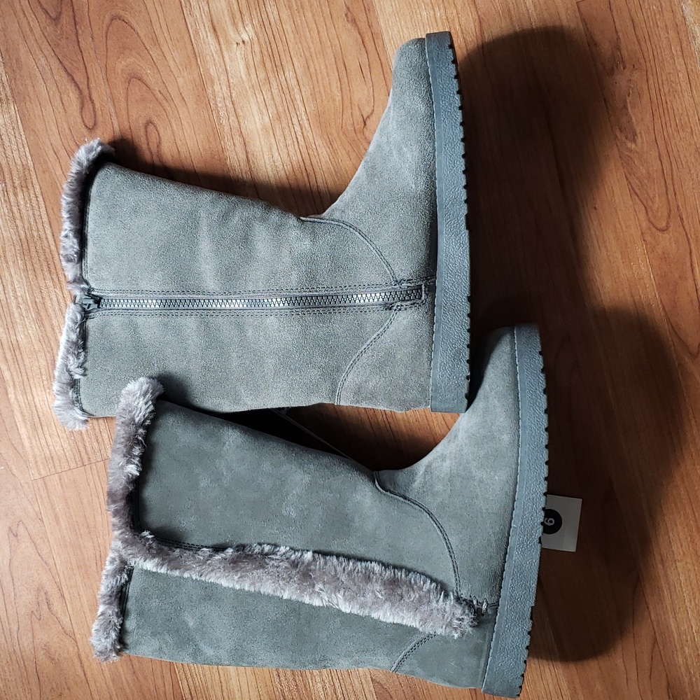 NWT Universal Thread Daniah Gray Boots
